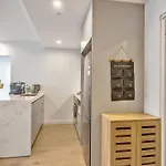 3Br 2Ba Chic Apt With Parking