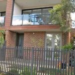 Pascoe Vale South, Vic, Australia Stay With Domi