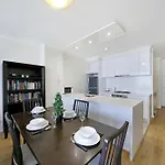 Chic 2Br Apt Near Crown With Free Parking
