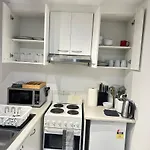 Charming Studio Retreat Lonsdale Street