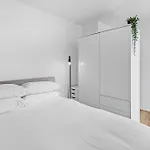 Stylish 1-Bed In The Heart Of South Yarra