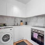 Stylish 1-Bed In The Heart Of South Yarra