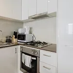 Urban Elegance In The Heart Of Melbourne