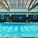 Modern Nomads Beautiful King Studio With Indoor Pool & Balcony