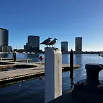 Marina Tower - Stunning Harbour & City View