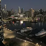 Marina Tower - Stunning Harbour & City View