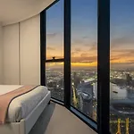 Luxe 67Th Floor 2Br With Ocean View, Pool, Spa And Gym