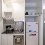 Prime Located 2Br1Ba Apt In Mel With Study