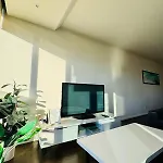 Amazing Views - 3 Bedrooms, Carpark, Gym & Pool