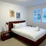 Chic Malvern Retreat, Ideal For Study, Relaxation, Fun