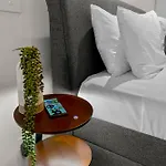 Relaxing Retreat At Albert Park With Free Parking