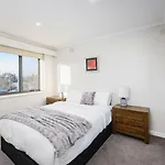 Central To Everything Spacious 1 Bedroom Apartment
