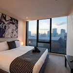 Executive 4 Bedroom Apt Near Mcec Casino