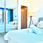 Cbd 3 Bedroom Luxury Apartment Pool Spa Sauna Park