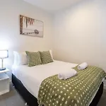 Best Location Melbourne Cbd 2Br Apt