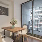 Beautiful 1Br Apartment In Melburnepoolgym