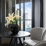Cbd Park Views Retreat With Free Parking - Up To 4 Pax