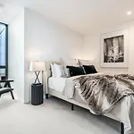 Australia 108-Exclusive Luxury, Spectacular Views
