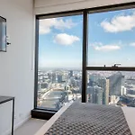 Luxury 57Th Floor Apt With Amazing City Views
