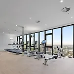 Modern 2Br Apt Panoramic Views & Free Parking