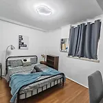 Cozy Stays - 15 Mins To Airport & 500M To Train