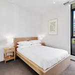 Tasteful 2-Bed Unit By Bridge Rd Shops