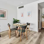 Tasteful 2-Bed Unit By Bridge Rd Shops