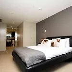 Loft-Style 1-Bedroom Apartment In Southbank