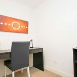 Loft-Style 1-Bedroom Apartment In Southbank