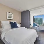 Stylish 1-Bedroom Apartment In Southbank