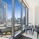 Stylish 1-Bedroom Apartment In Southbank