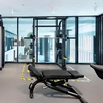 Urban Oasis With Pool And Gym In West Melbourne