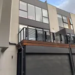 Port Melbourne Share Townhouse