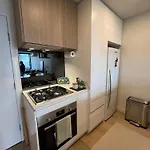 Modern 7Th Floor Flat, Parking, Convenient, Quiet