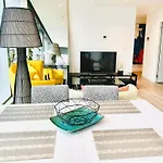 Royal Executive Living Bay N City Luxe Executive Residency