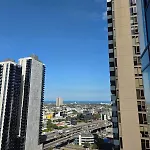 Spacious 3 Bedroom Apartment Southbank