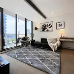 Cityside Retreat Southbank Charm