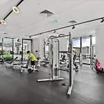 Spacious Modern Apartment With Pool & Gym Access