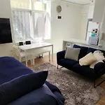 Cute And Cosy Studio!