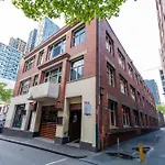 1-Bed Warehouse Conversion In Melbourne Cbd