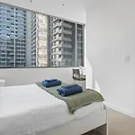 City Centre Getaway Pool, Gym & Netflix