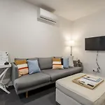 Prime Hub On Bourke W City Views! Near Chinatown!