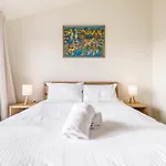 Charming Blend 2Br With Parking