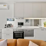 Stylish Cbd Haven Near Southern Cross Station