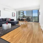 Espresso Apartments - Executive Apartment With Bay Views