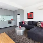 Espresso Apartments - Executive Apartment With Bay Views
