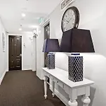 The Hamptons Apartments - Port Melbourne