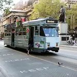 Oaks Melbourne Southbank Suites