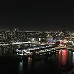 Melbourne Docklands Convesso Seaview Apartment