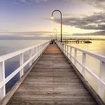 Espresso Apartments - Bay Views Port Melbourne